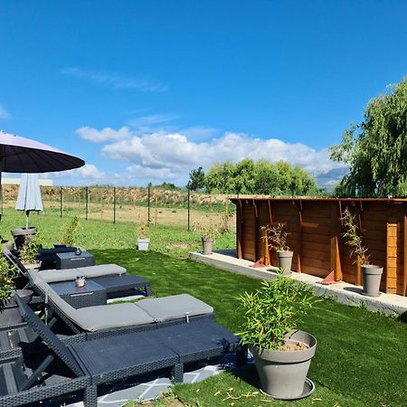 MAS GABELYS propriété privée avec parking ds jardin clos et terrasse avec superbe vue ste Victoire Trets Exterior foto
