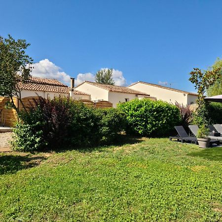 MAS GABELYS propriété privée avec parking ds jardin clos et terrasse avec superbe vue ste Victoire Trets Exterior foto