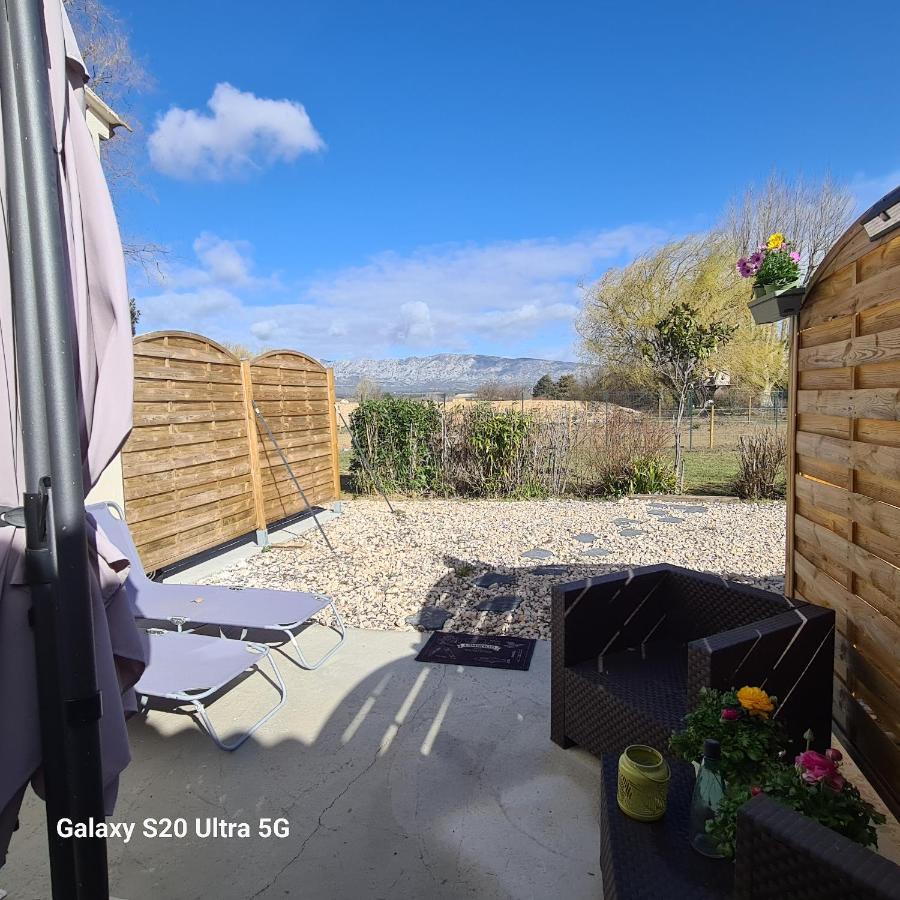 MAS GABELYS propriété privée avec parking ds jardin clos et terrasse avec superbe vue ste Victoire Trets Exterior foto