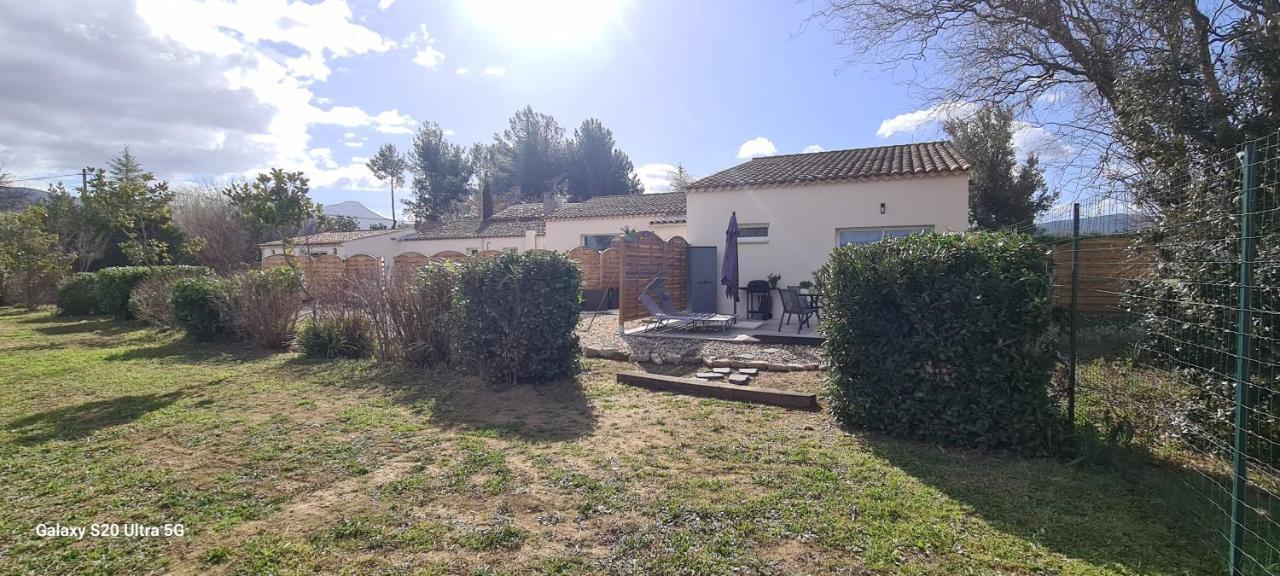 MAS GABELYS propriété privée avec parking ds jardin clos et terrasse avec superbe vue ste Victoire Trets Exterior foto